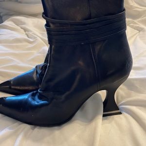 Fluevog Esoteric Temptations Severine 9.6